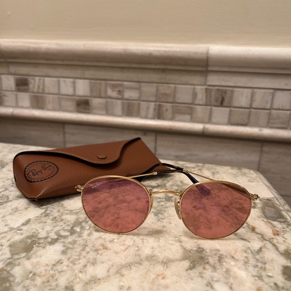 Pink Round Ray-Ban Sunglasses